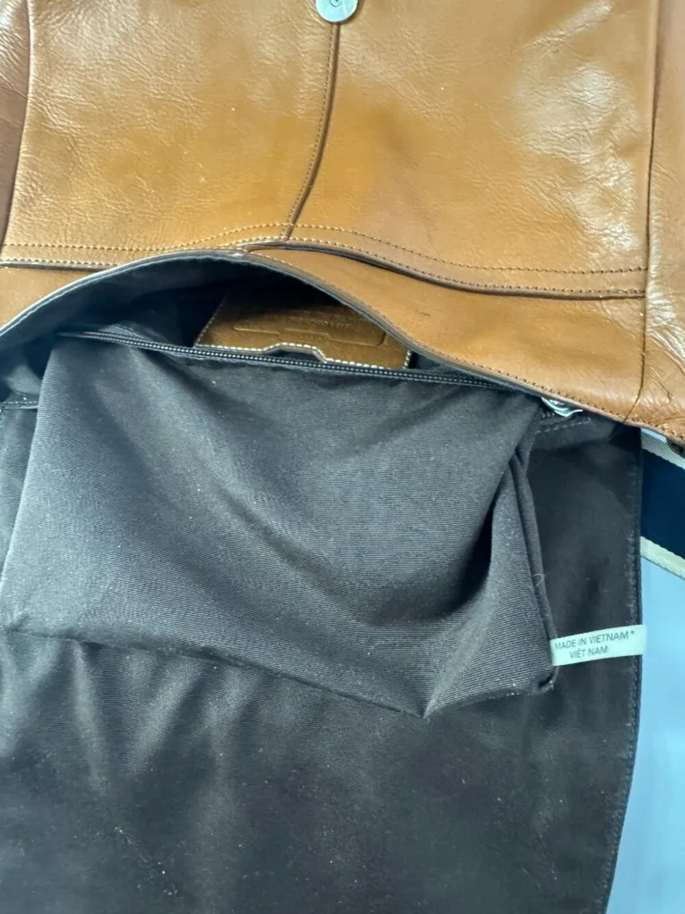 Authentic Coach F70555 Brown Leather Messenger Bag